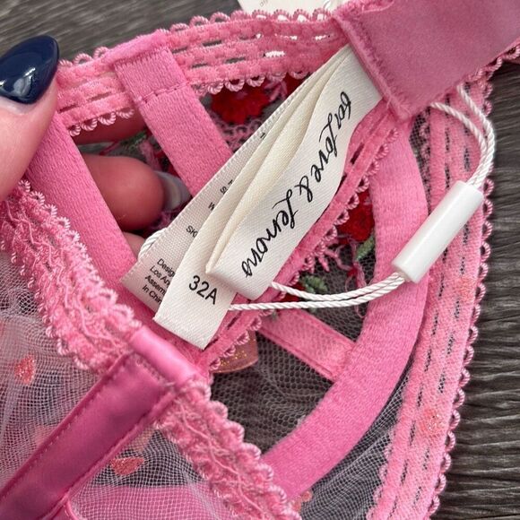 NWT For Love & Lemons Doiley Heart Bra In Pink Size 32A - Picture 4 of 5